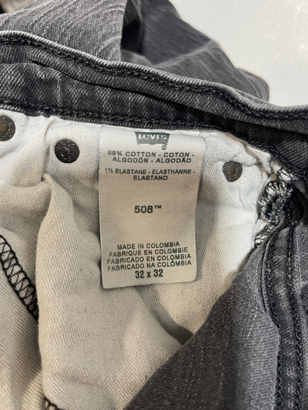 3/$30 Levi's Men's Slim Straight Jeans in Black Wash - Picture 2 of 4